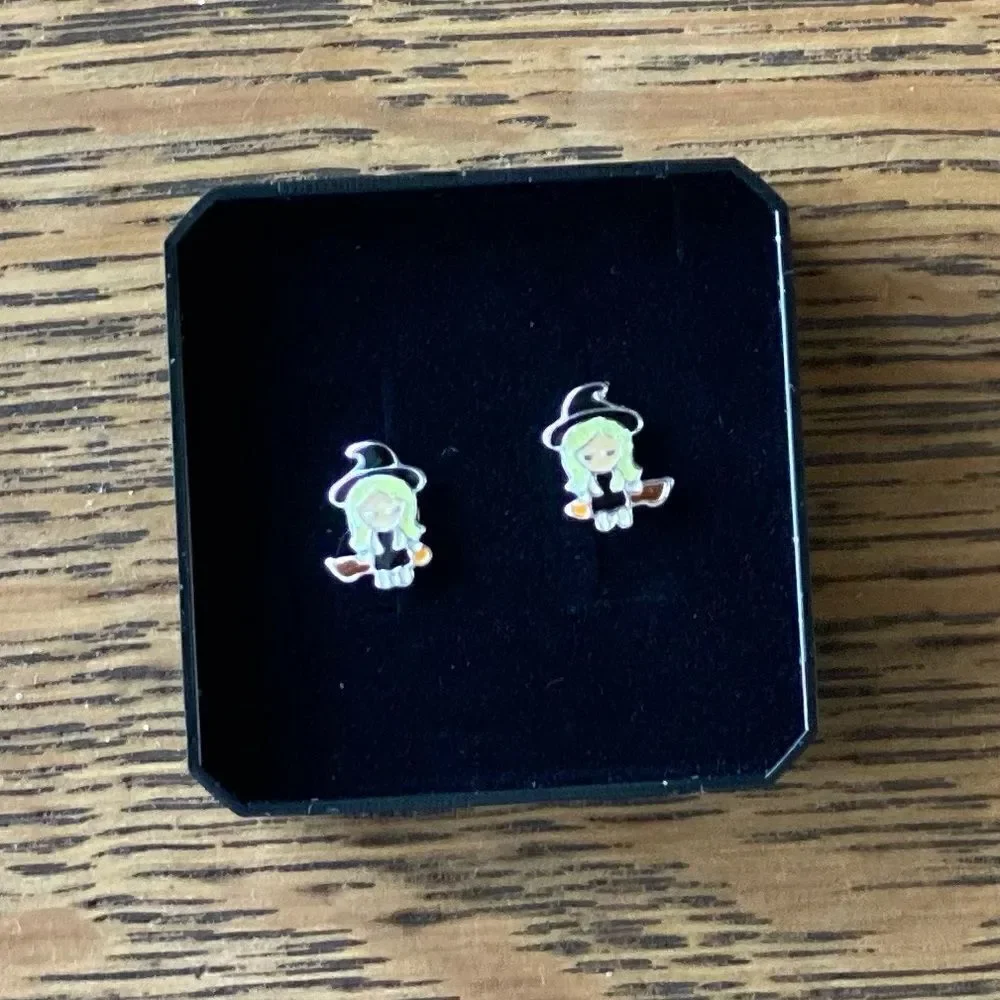 Monkimau Girls Sterling Silver Halloween Witch Stud Earrings. NWOT